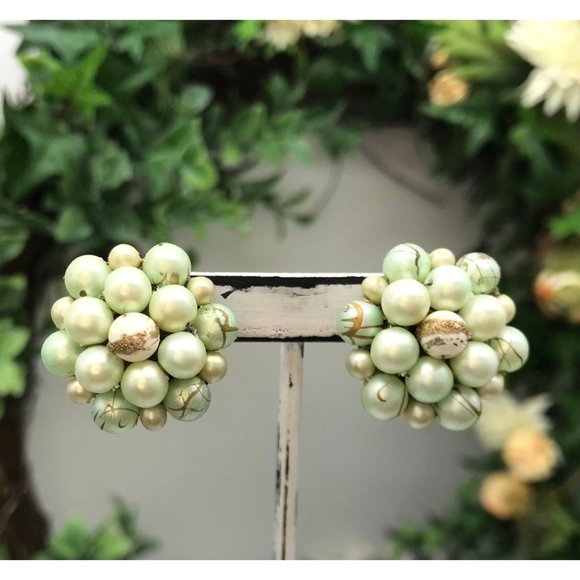 Vintage Gold Toned Clip On Earrings Round Beaded Clusters Pearly Mint Green With - Picture 2 of 6